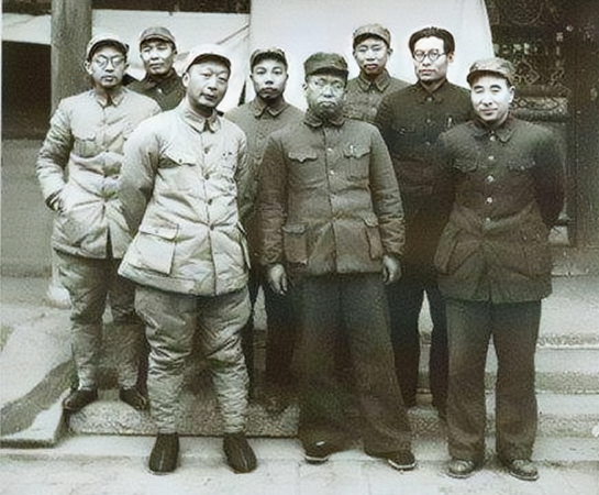 野戰(zhàn)軍首長合影