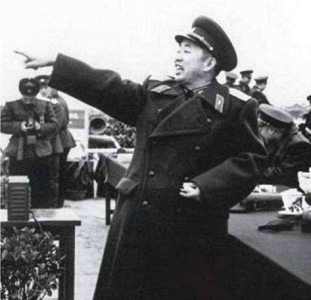 劉亞樓