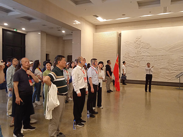 在西柏坡順利舉辦